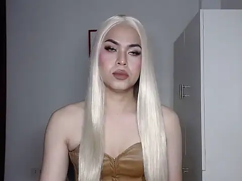 MistressLuna1 online show from October 3, 1:30 pm