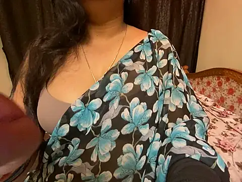 Snapshot of Love_4Sex chatting on February 13, 5:48 am Love 4Sex online show from February 13, 5:48 am