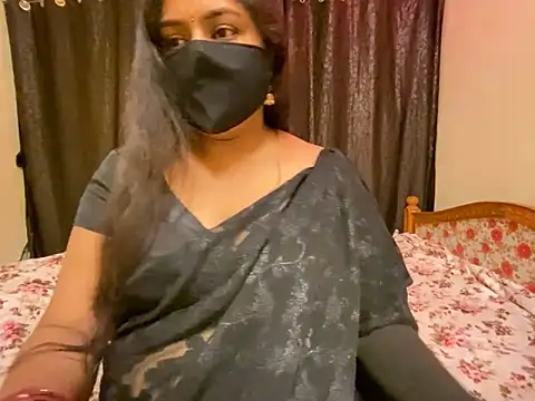 Snapshot of Love_4Sex chatting on February 14, 6:02 am Love 4Sex online show from February 14, 6:02 am