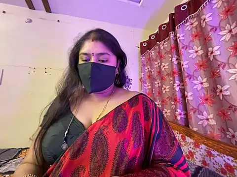 Snapshot of Love_4Sex chatting on December 18, 5:35 am Love 4Sex online show from December 18, 5:35 am