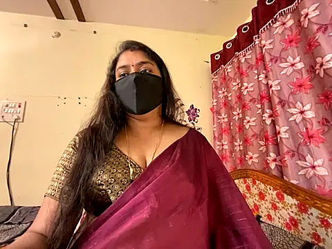 Snapshot of Love_4Sex chatting on December 19, 5:14 am Love 4Sex online show from December 19, 5:14 am