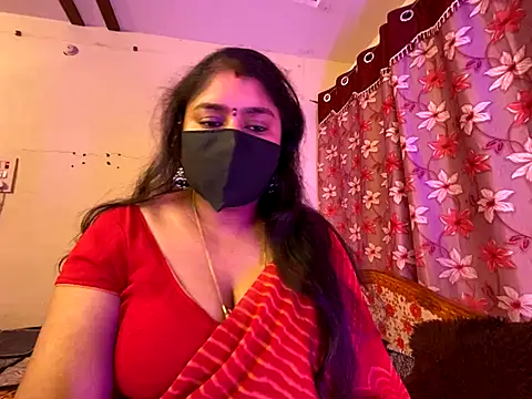 Snapshot of Love_4Sex chatting on December 22, 6:10 am Love 4Sex online show from December 22, 6:10 am