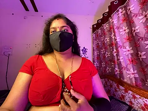 Snapshot of Love_4Sex chatting on January 8, 5:32 am Love 4Sex online show from January 8, 5:32 am