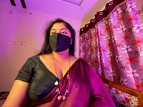 Snapshot of Love_4Sex chatting on January 19, 5:55 am Love 4Sex online show from January 19, 5:55 am