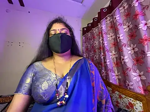 Snapshot of Love_4Sex chatting on February 3, 5:38 am Love 4Sex online show from February 3, 5:38 am