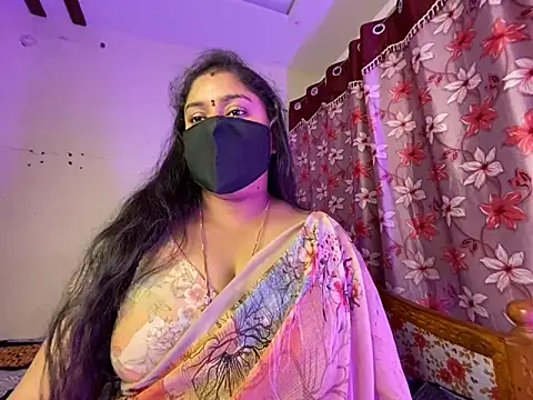 Snapshot of Love_4Sex chatting on February 10, 5:55 am Love 4Sex online show from February 10, 5:55 am