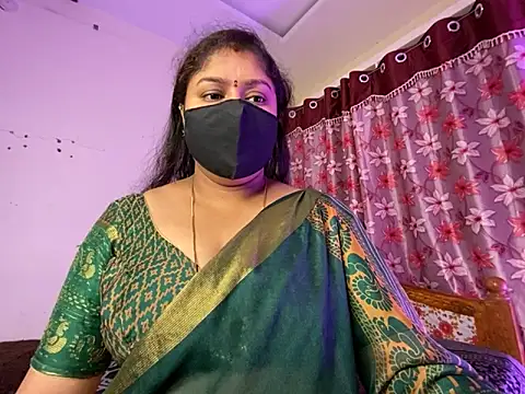 Love 4Sex online show from May 18, 1:35 am
