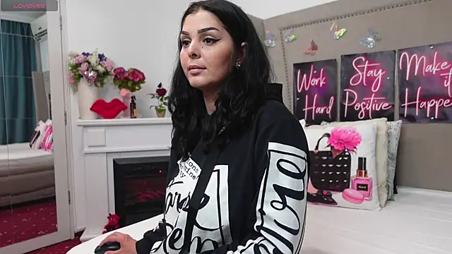 Snapshot of LexyRene chatting on May 3, 11:38 am LexyRene online show from May 3, 11:38 am