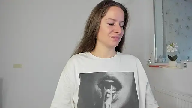 Snapshot of DiamondKay chatting on December 23, 9:07 am DiamondKay online show from December 23, 9:07 am