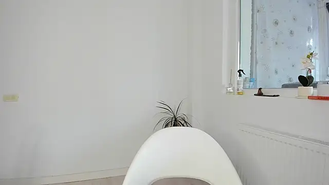 Snapshot of DiamondKay chatting on February 10, 8:07 am DiamondKay online show from February 10, 8:07 am