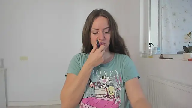 Snapshot of DiamondKay chatting on February 12, 8:20 am DiamondKay online show from February 12, 8:20 am