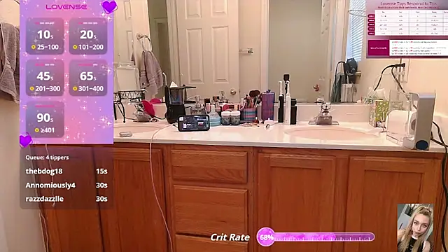 Snapshot of Blondiewithanass chatting on September 25, 1:09 am Blondiewithanass online show from September 25, 1:09 am