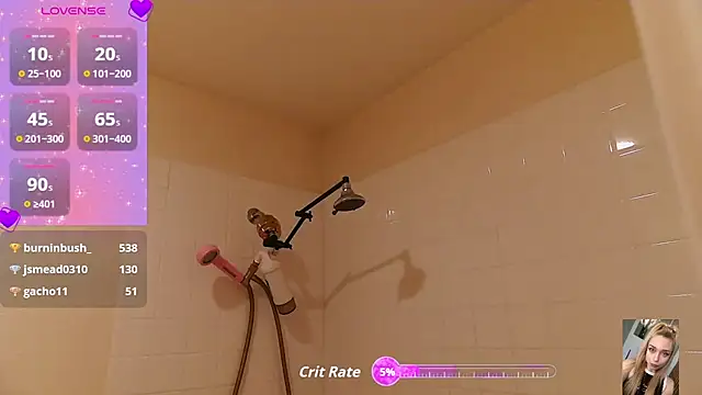 Snapshot of Blondiewithanass chatting on October 7, 1:36 am Blondiewithanass online show from October 7, 1:36 am