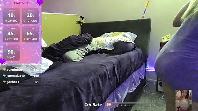 Snapshot of Blondiewithanass chatting on October 8, 1:47 am Blondiewithanass online show from October 8, 1:47 am