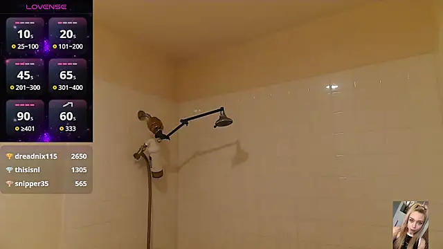 Blondiewithanass online show from December 1, 2:16 am