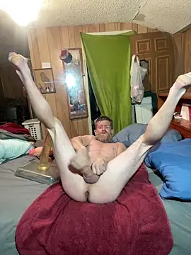 Snapshot of Ezye84 chatting on February 1, 4:11 am Ezye84 online show from February 1, 4:11 am