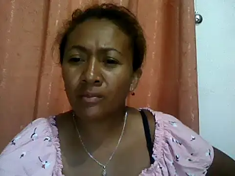 Snapshot of sexyladii chatting on December 18, 5:00 pm sexyladii online show from December 18, 5:00 pm