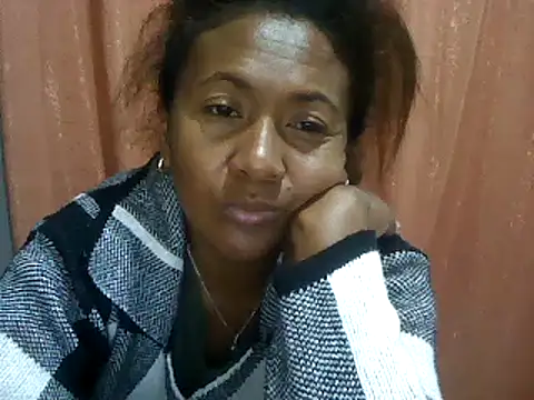 Snapshot of sexyladii chatting on February 15, 8:01 pm sexyladii online show from February 15, 8:01 pm