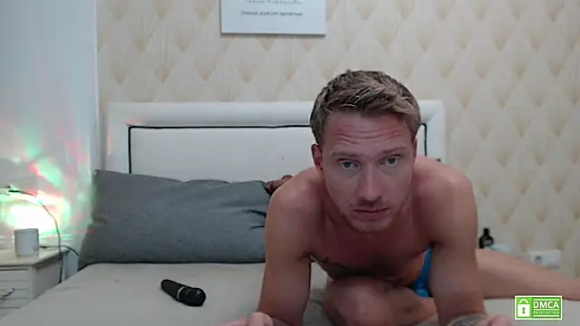 Snapshot of JessicaSteve chatting on May 22, 9:20 pm JessicaSteve online show from May 22, 9:20 pm