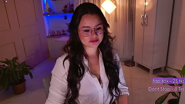 missvale online show from December 3, 3:14 am