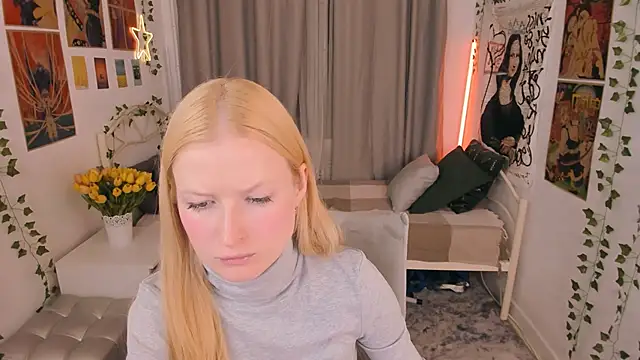 Snapshot of Laly_Peach chatting on October 11, 4:38 pm Laly Peach online show from October 11, 4:38 pm