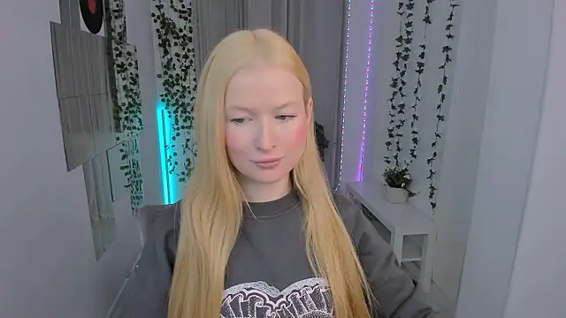 Laly Peach online show from February 6, 7:12 am