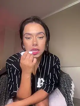 Snapshot of Samispank chatting on December 10, 8:05 pm Samispank online show from December 10, 8:05 pm