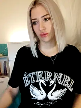 Snapshot of Fuck-Gina chatting on June 13, 2:53 am Fuck-Gina online show from June 13, 2:53 am