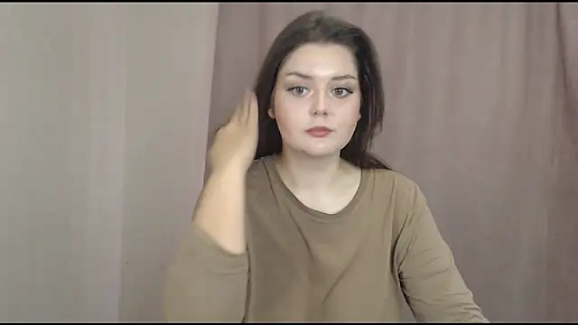 Snapshot of ohhhMie chatting on October 5, 7:28 am ohhhMie online show from October 5, 7:28 am