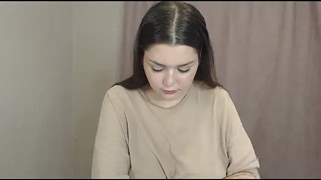 Snapshot of ohhhMie chatting on October 6, 1:30 pm ohhhMie online show from October 6, 1:30 pm