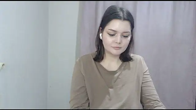 Snapshot of ohhhMie chatting on January 11, 11:10 pm ohhhMie online show from January 11, 11:10 pm