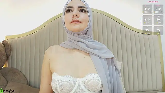 Snapshot of dalilasaadi_ chatting on September 18, 4:20 pm dalilasaadi online show from September 18, 4:20 pm