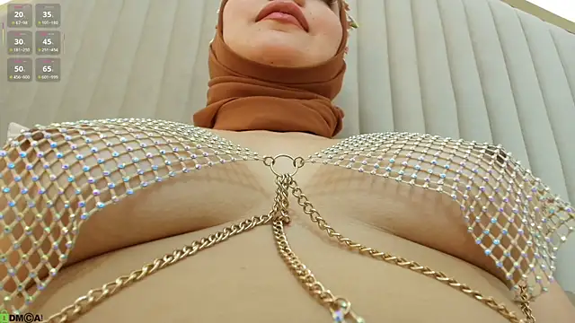 Snapshot of dalilasaadi_ chatting on November 1, 4:31 pm dalilasaadi online show from November 1, 4:31 pm