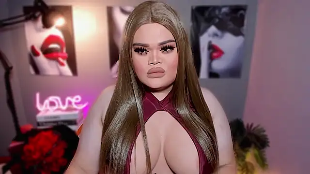 Snapshot of KarolinaThompson chatting on October 12, 3:55 pm KarolinaThompson online show from October 12, 3:55 pm