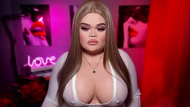 Snapshot of KarolinaThompson chatting on January 7, 7:44 am KarolinaThompson online show from January 7, 7:44 am