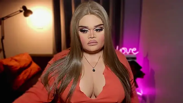 Snapshot of KarolinaThompson chatting on February 3, 8:30 am KarolinaThompson online show from February 3, 8:30 am