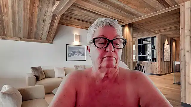 GrannyChrissy68 online show from February 19, 5:53 pm