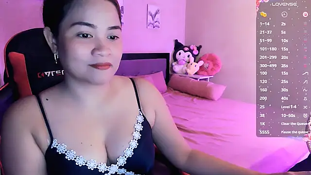 Snapshot of yenyen_ chatting on April 13, 3:01 am yenyen online show from April 13, 3:01 am