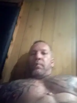 Snapshot of trucker1979 chatting on May 18, 4:07 am trucker1979 online show from May 18, 4:07 am
