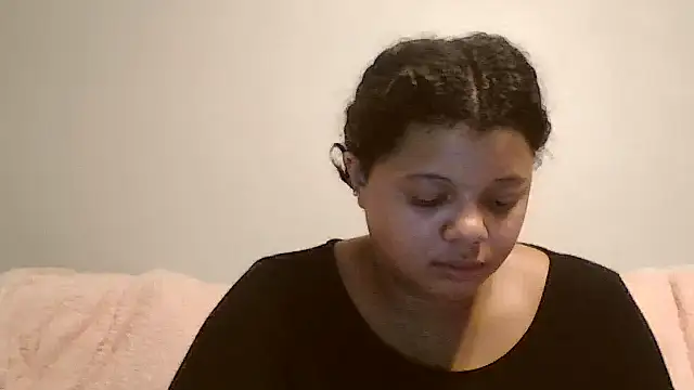 Snapshot of beautylovess chatting on October 13, 10:10 pm beautylovess online show from October 13, 10:10 pm