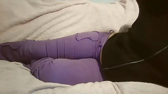 Snapshot of beautylovess chatting on October 23, 11:20 am beautylovess online show from October 23, 11:20 am