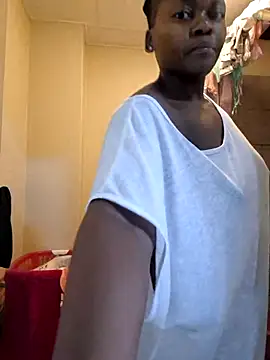 Snapshot of FitSelina66 chatting on October 11, 6:01 am FitSelina66 online show from October 11, 6:01 am