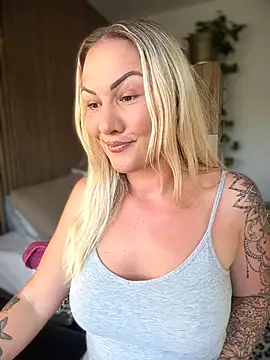 Snapshot of NastyMilf_ chatting on March 29, 5:46 pm NastyMilf online show from March 29, 5:46 pm