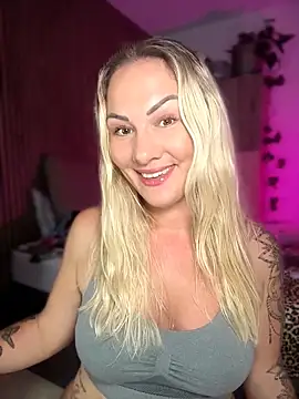 Snapshot of NastyMilf_ chatting on April 10, 8:57 pm NastyMilf online show from April 10, 8:57 pm