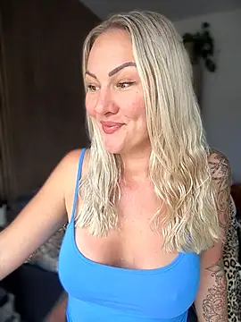 Snapshot of NastyMilf_ chatting on April 28, 10:31 am NastyMilf online show from April 28, 10:31 am