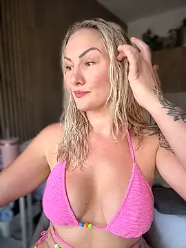 Snapshot of NastyMilf_ chatting on May 6, 9:47 am NastyMilf online show from May 6, 9:47 am