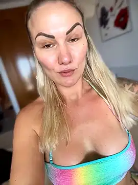 Snapshot of NastyMilf_ chatting on May 18, 10:10 am NastyMilf online show from May 18, 10:10 am
