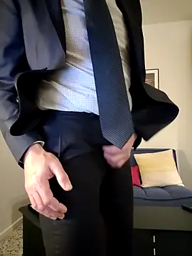 Justforoneday online show from December 1, 9:31 pm