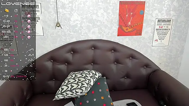 Snapshot of MelindaTin chatting on February 25, 4:46 am MelindaTin online show from February 25, 4:46 am