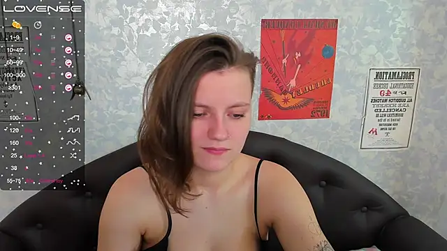 Snapshot of MelindaTin chatting on March 17, 5:01 am MelindaTin online show from March 17, 5:01 am